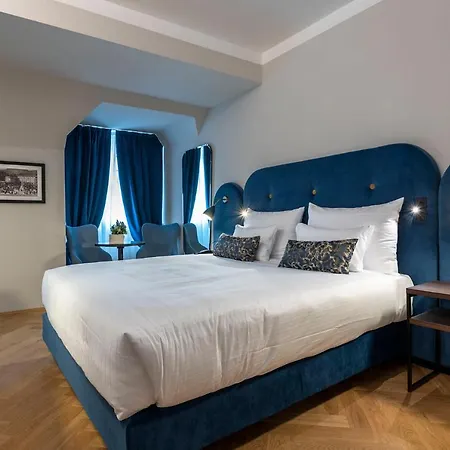 מלון Stadt Citta 4*