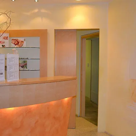 מלון Stadt Citta 4*